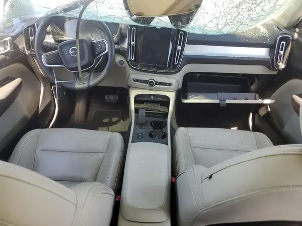 YV4162XZ0K2018957 2019 VOLVO XC40 - Image 8