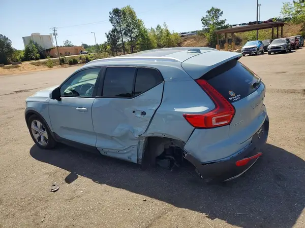 YV4162XZ1K2006896 2019 VOLVO XC40 - Image 2