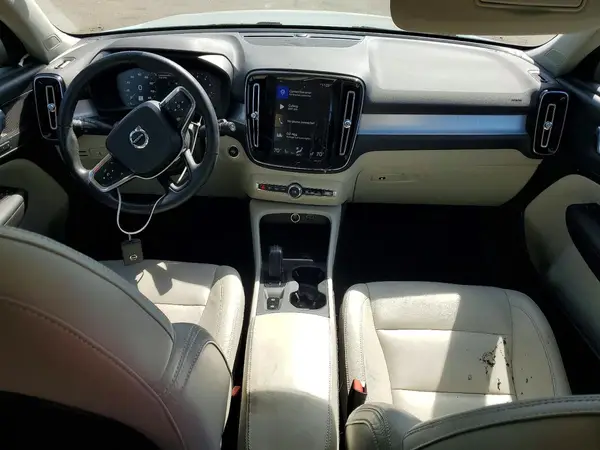 YV4162XZ1K2006896 2019 VOLVO XC40 - Image 8
