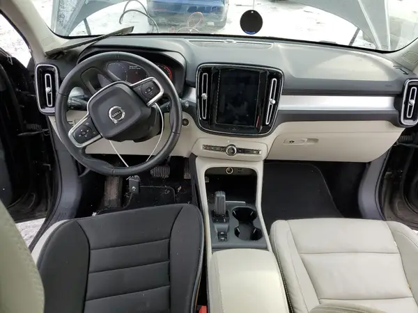YV4162XZ1K2008325 2019 VOLVO XC40 - Image 8