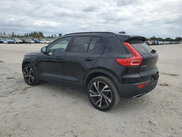 YV4162XZ1K2009216 2019 VOLVO XC40 - Image 2