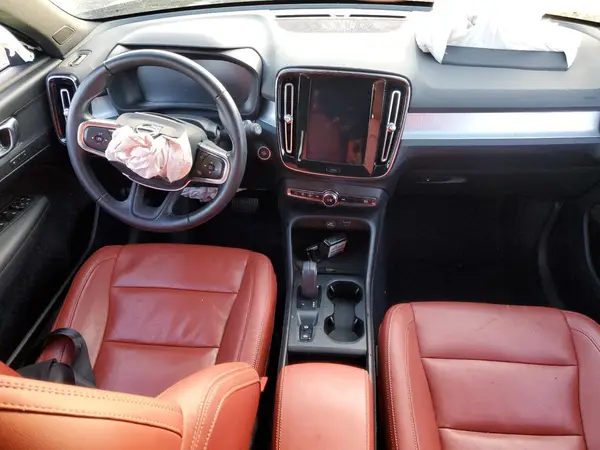 YV4162XZ1K2013461 2019 VOLVO XC40 - Image 8