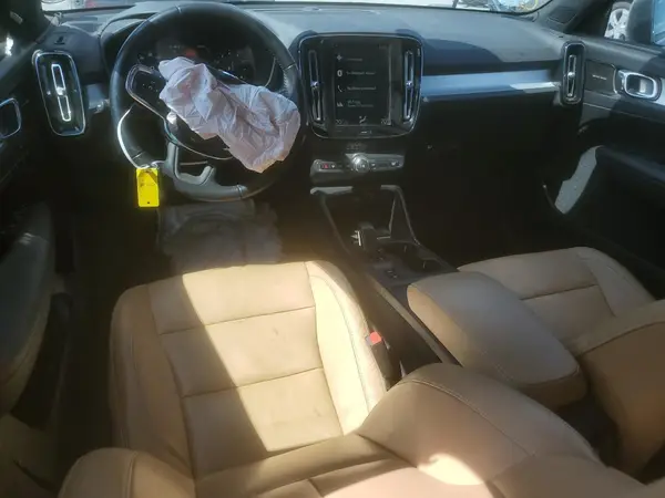YV4162XZ2K2008379 2019 VOLVO XC40 - Image 8