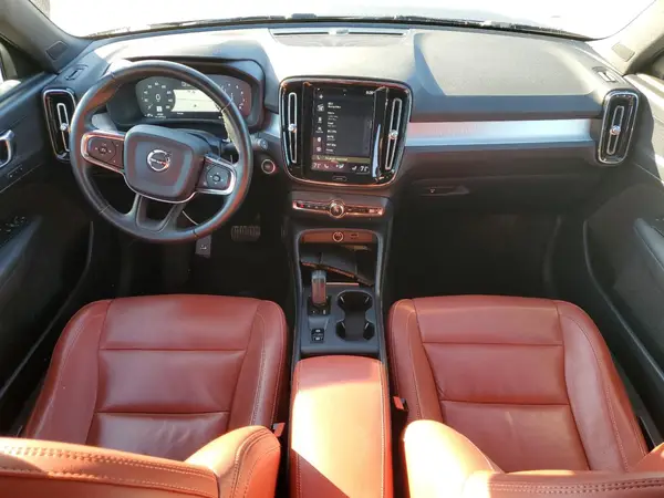YV4162XZ2K2010133 2019 VOLVO XC40 - Image 8