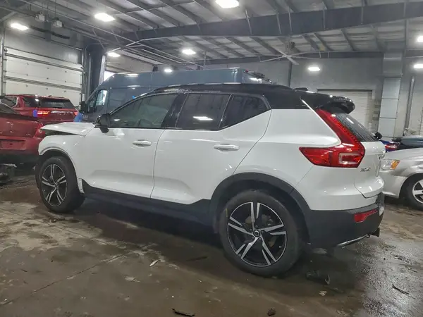 YV4162XZ3K2006866 2019 VOLVO XC40 - Image 2