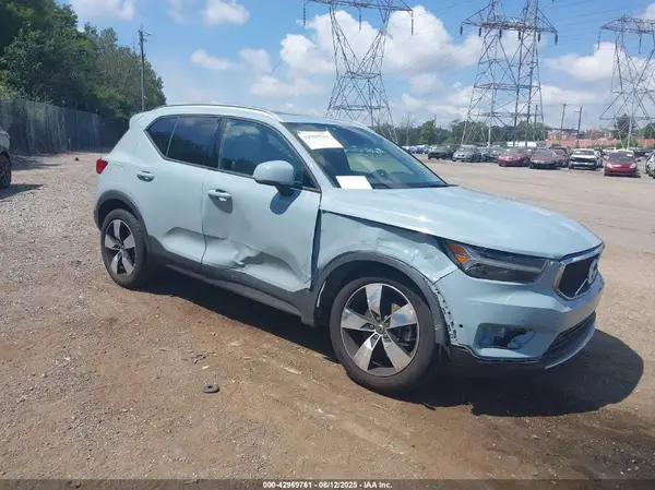 YV4162XZ3K2010819 2019 VOLVO XC40 - Image 1