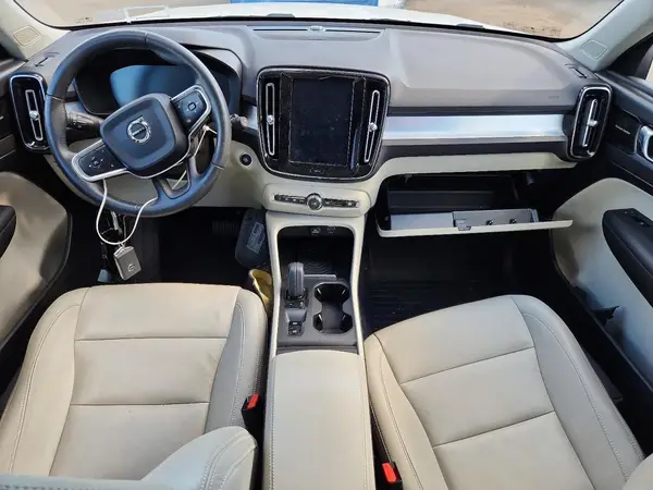 YV4162XZ3K2014319 2019 VOLVO XC40 - Image 8