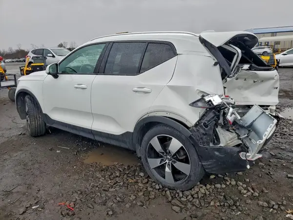 YV4162XZ4K2009761 2019 VOLVO XC40 - Image 2