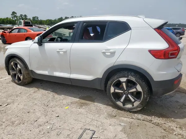 YV4162XZ4K2018914 2019 VOLVO XC40 - Image 2