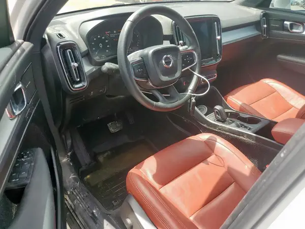 YV4162XZ4K2018914 2019 VOLVO XC40 - Image 8
