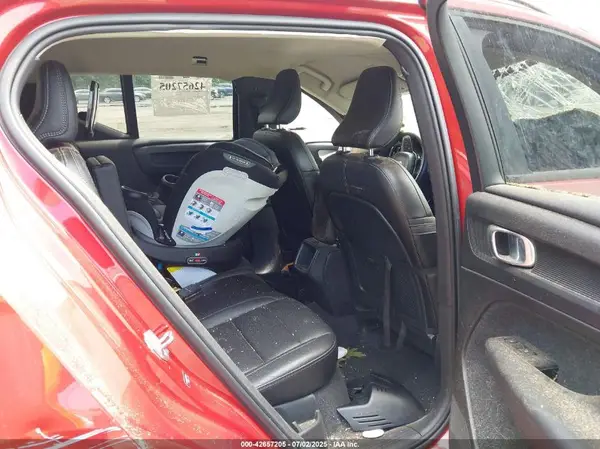 YV4162XZ6K2011690 2019 VOLVO XC40 - Image 8