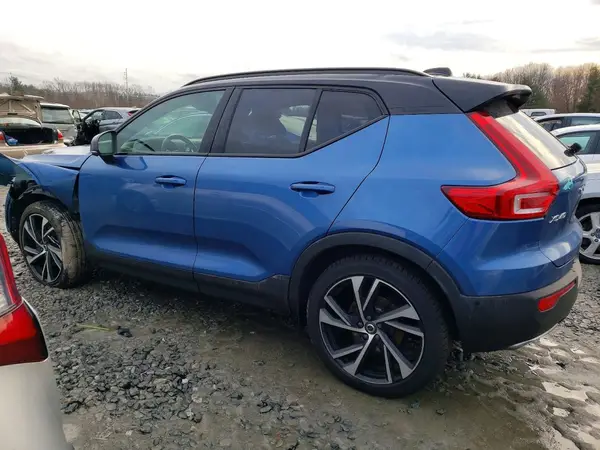 YV4162XZ7K2000696 2019 VOLVO XC40 - Image 2
