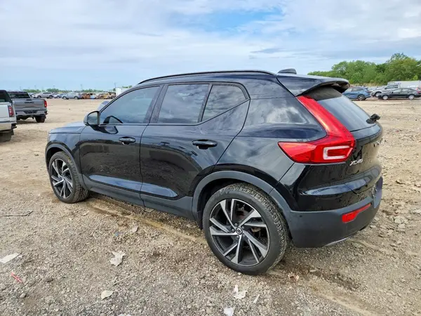 YV4162XZ7K2002495 2019 VOLVO XC40 - Image 2