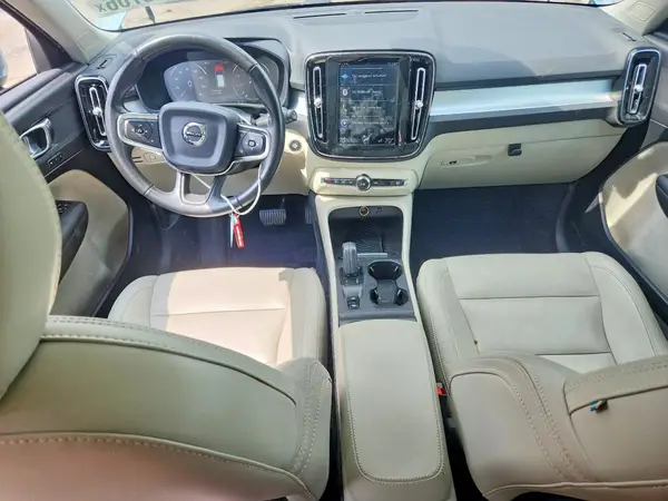 YV4162XZ7K2011200 2019 VOLVO XC40 - Image 8