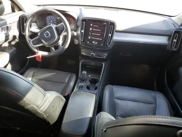 YV4162XZ7K2014467 2019 VOLVO XC40 - Image 8