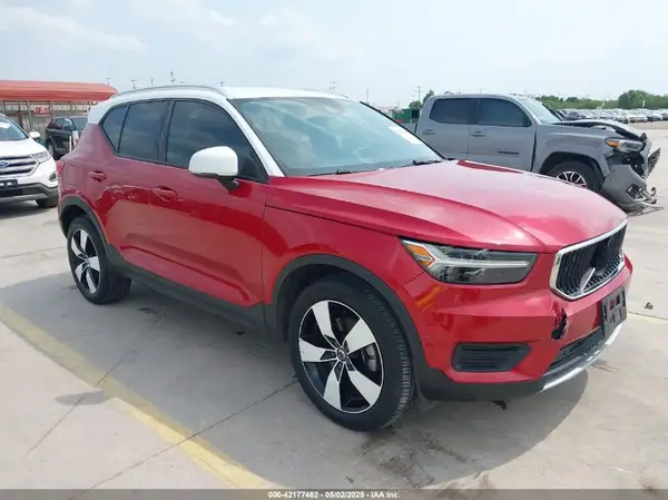 YV4162XZ8K2004854 2019 VOLVO XC40 - Image 1