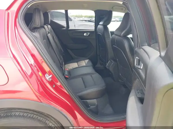 YV4162XZ8K2004854 2019 VOLVO XC40 - Image 8