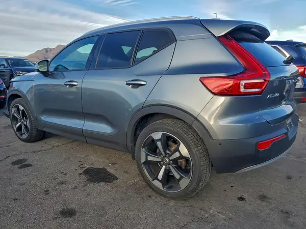 YV4162XZ8K2006684 2019 VOLVO XC40 - Image 2