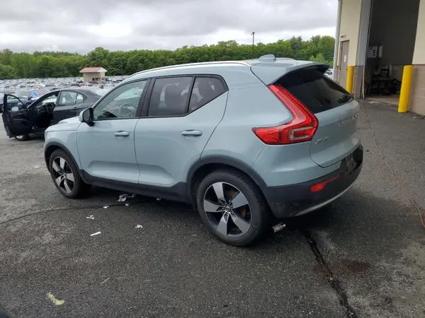 YV4162XZ8K2019466 2019 VOLVO XC40 - Image 2