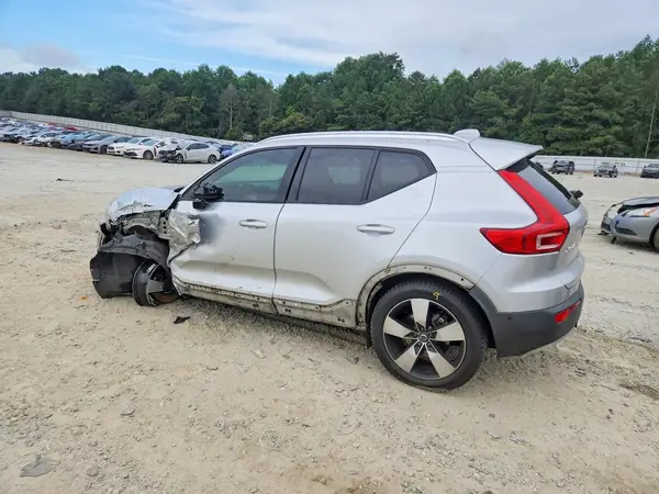 YV4162XZ9K2009335 2019 VOLVO XC40 - Image 2