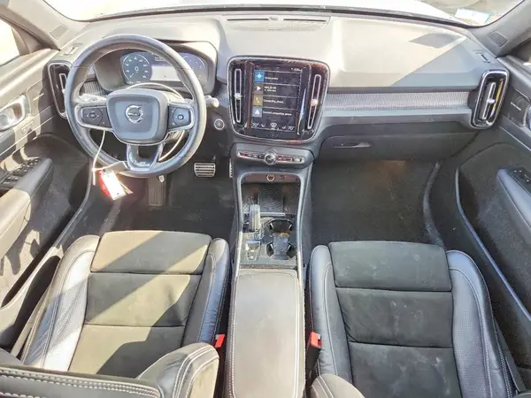 YV4162XZ9K2017015 2019 VOLVO XC40 - Image 8