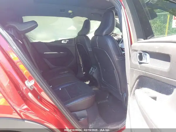 YV4162XZ9K2019184 2019 VOLVO XC40 - Image 8