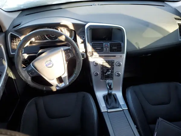 YV440MDJ1H2083950 2017 VOLVO XC60 - Image 8
