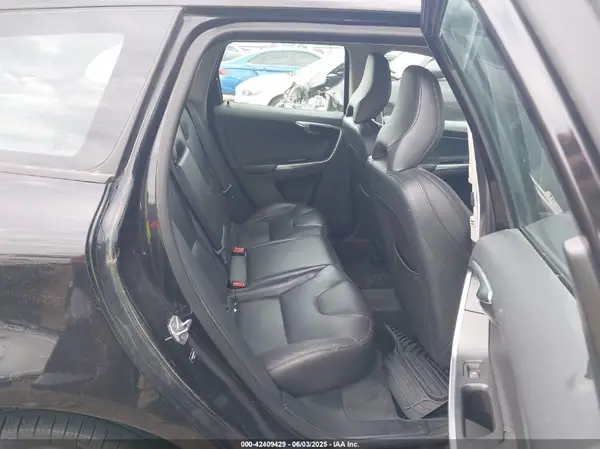 YV440MDJ1H2097153 2017 VOLVO XC60 - Image 8