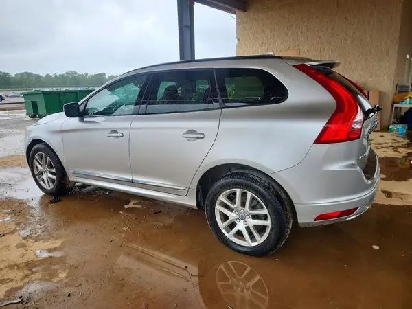 YV440MDJ2H2090860 2017 VOLVO XC60 - Image 2