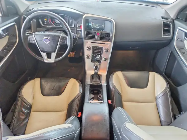 YV440MDJ2H2090860 2017 VOLVO XC60 - Image 8