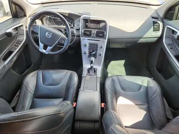 YV440MDJ2H2195785 2017 VOLVO XC60 - Image 8