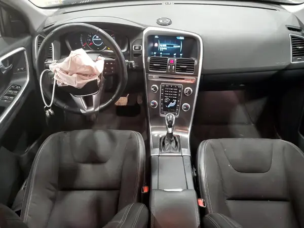 YV440MDJ5G2849449 2016 VOLVO XC60 - Image 8