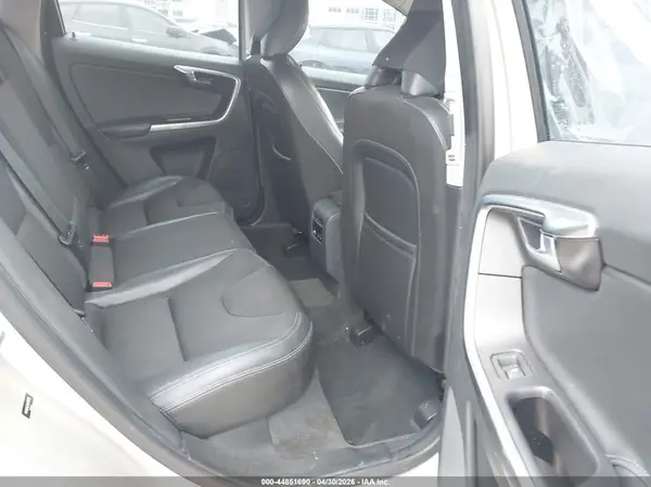 YV440MDJ5H2101219 2017 VOLVO XC60 - Image 8