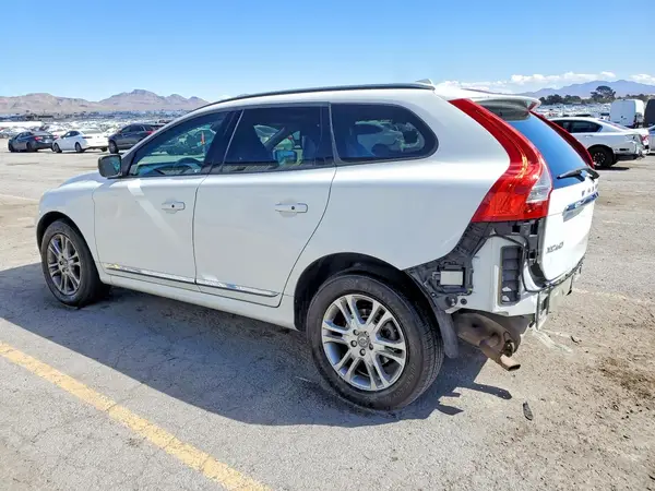 YV440MDJ6G2845488 2016 VOLVO XC60 - Image 2