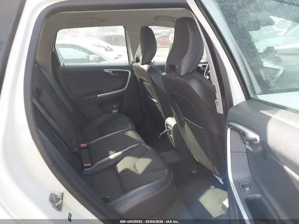 YV440MDJ7G2811446 2016 VOLVO XC60 - Image 8
