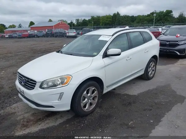 YV440MDJ7G2848416 2016 VOLVO XC60 - Image 2