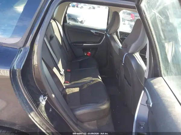 YV440MDJ7G2917900 2016 VOLVO XC60 - Image 8