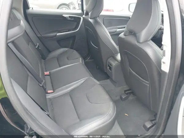 YV440MDJ8G2787061 2016 VOLVO XC60 - Image 8