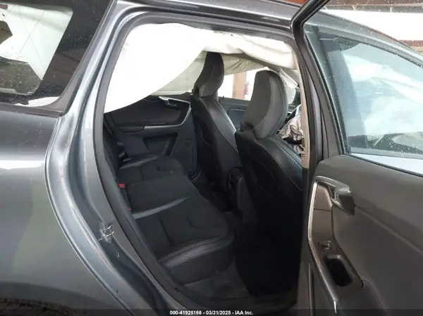 YV440MDJ8G2787139 2016 VOLVO XC60 - Image 8
