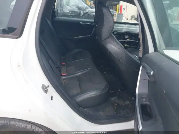 YV440MDJ8G2850319 2016 VOLVO XC60 - Image 8