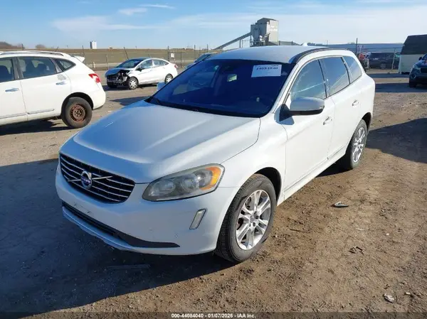 YV440MDJ9G2924413 2016 VOLVO XC60 - Image 2