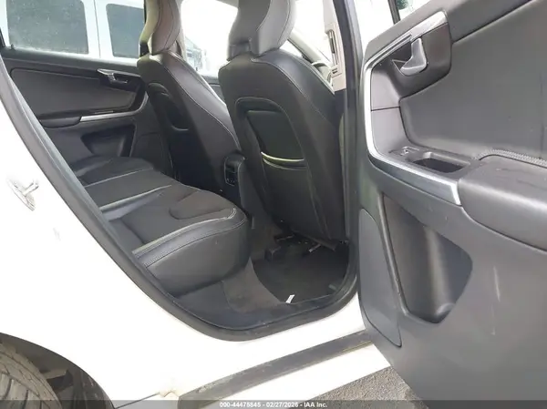 YV440MDJ9H2076163 2017 VOLVO XC60 - Image 8