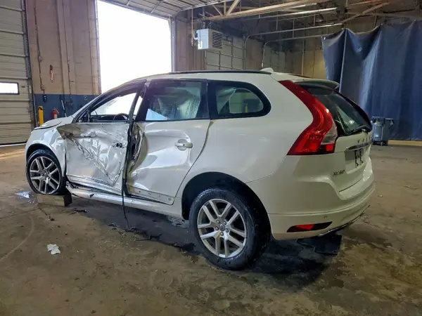 YV440MDJ9H2084067 2017 VOLVO XC60 - Image 2