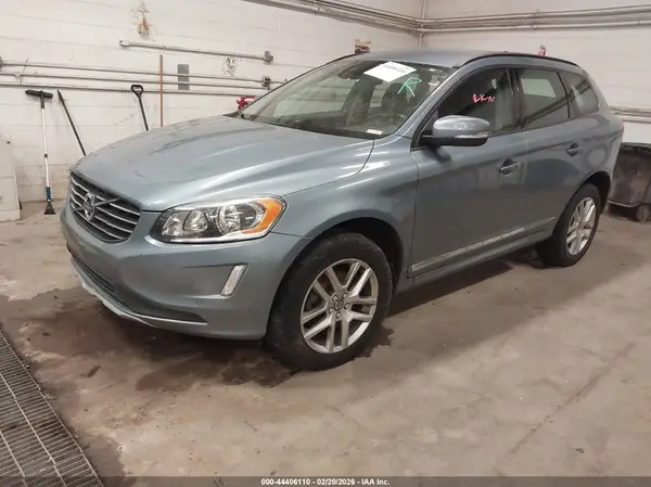YV440MDJ9H2084876 2017 VOLVO XC60 - Image 2