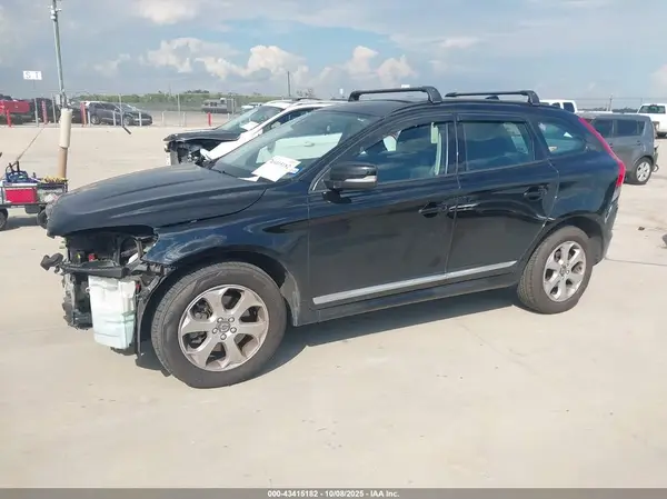 YV440MDJXG2849611 2016 VOLVO XC60 - Image 2