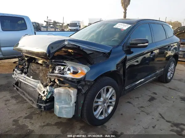 YV440MDJXG2859992 2016 VOLVO XC60 - Image 2