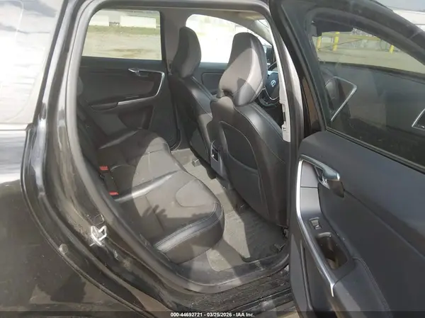 YV440MDJXG2868269 2016 VOLVO XC60 - Image 8
