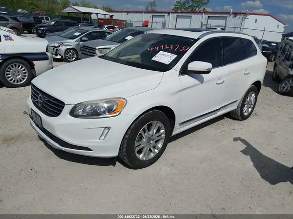 YV440MDK0G2782445 2016 VOLVO XC60 - Image 2