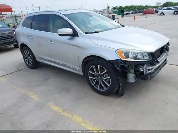YV440MDK0G2784762 2016 VOLVO XC60 - Image 1