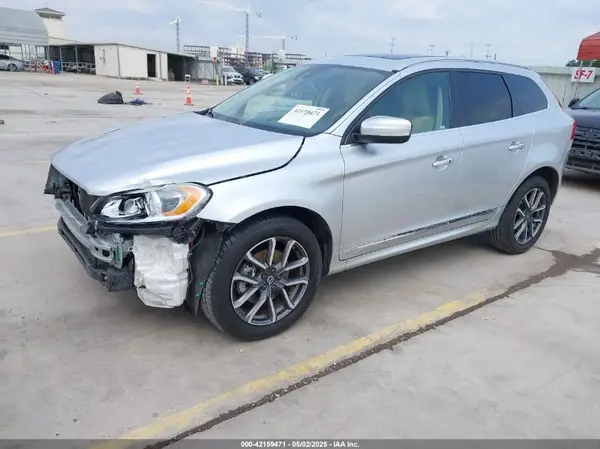 YV440MDK0G2784762 2016 VOLVO XC60 - Image 2